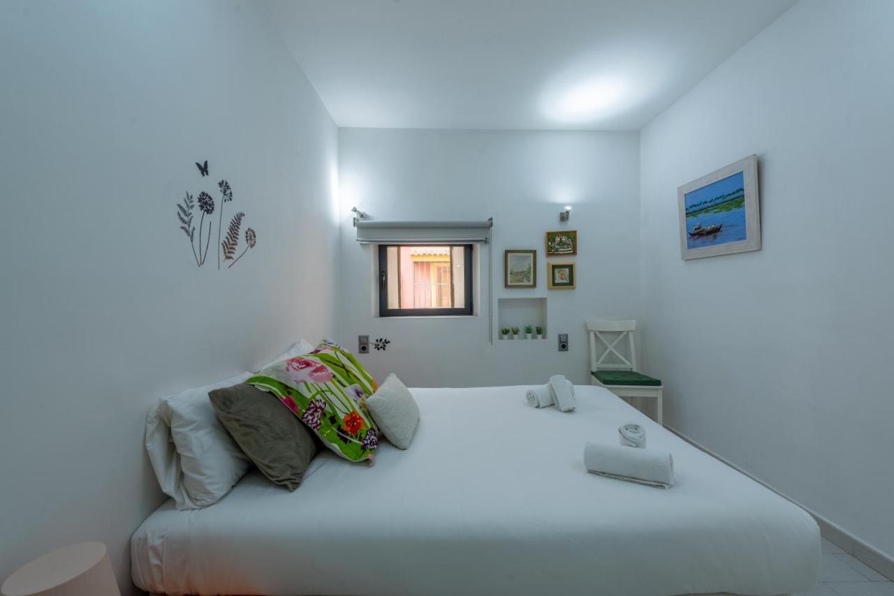 Apartamento En Monumento Historico Nacional Corral Del Conde-Duque De Olivares Sevilla Bagian luar foto