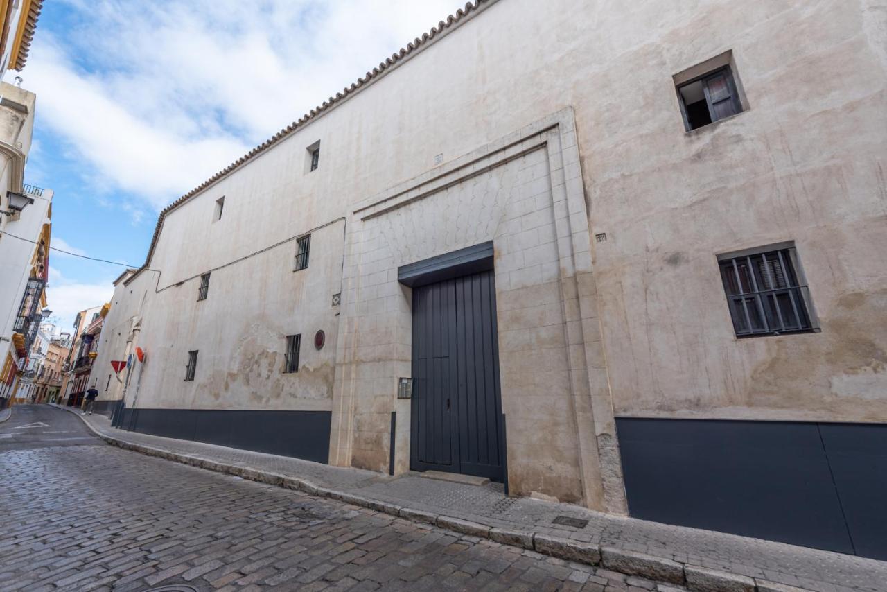 Apartamento En Monumento Historico Nacional Corral Del Conde-Duque De Olivares Sevilla Bagian luar foto