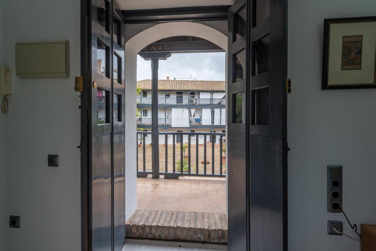 Apartamento En Monumento Historico Nacional Corral Del Conde-Duque De Olivares Sevilla Bagian luar foto
