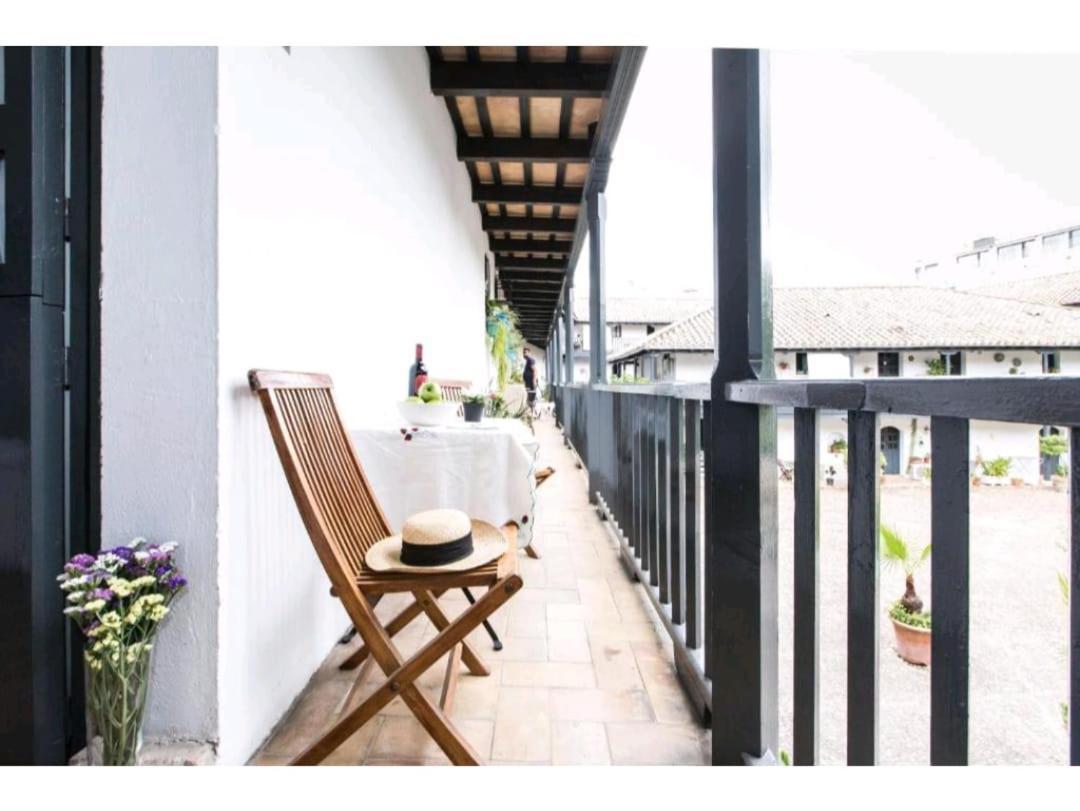 Apartamento En Monumento Historico Nacional Corral Del Conde-Duque De Olivares Sevilla Bagian luar foto