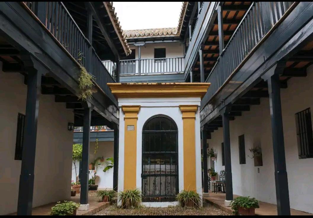 Apartamento En Monumento Historico Nacional Corral Del Conde-Duque De Olivares Sevilla Bagian luar foto